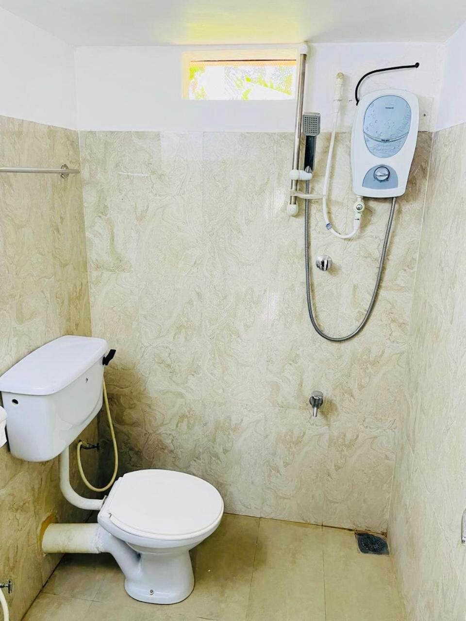 The Beez Hotel Negombo Exterior photo
